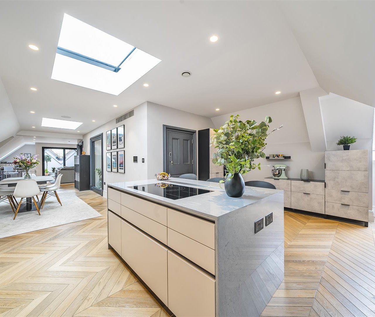 Penthouse Apartment, Nutley Terrace, Hampstead, NW3 5SB