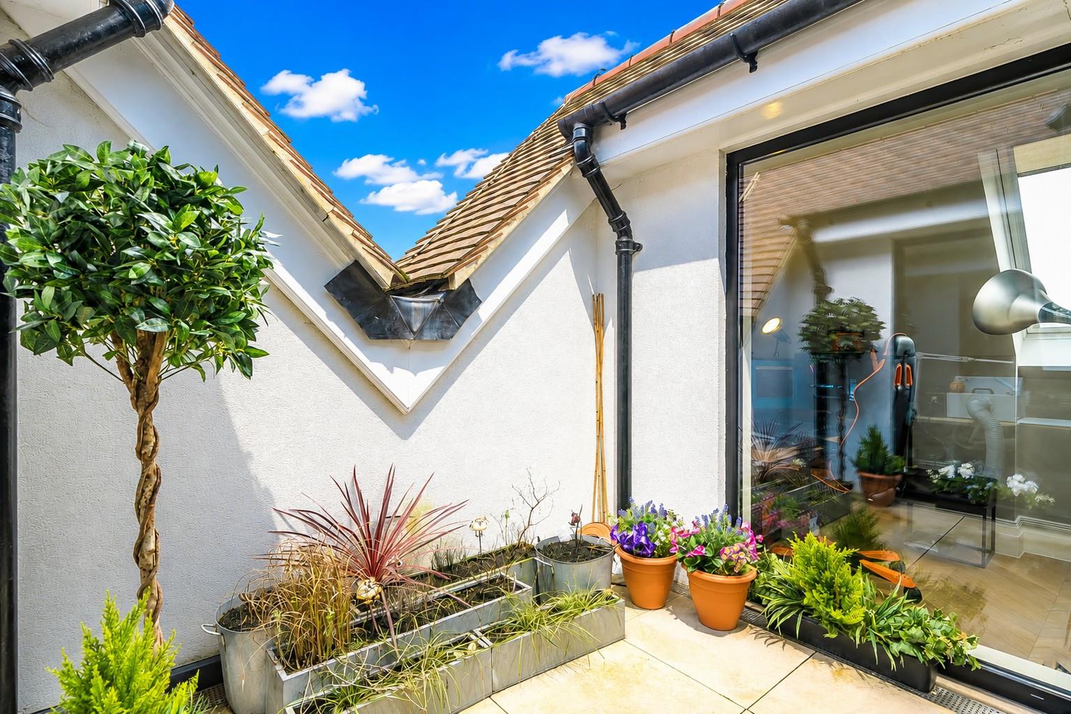Penthouse Apartment, Nutley Terrace, Hampstead, NW3 5SB