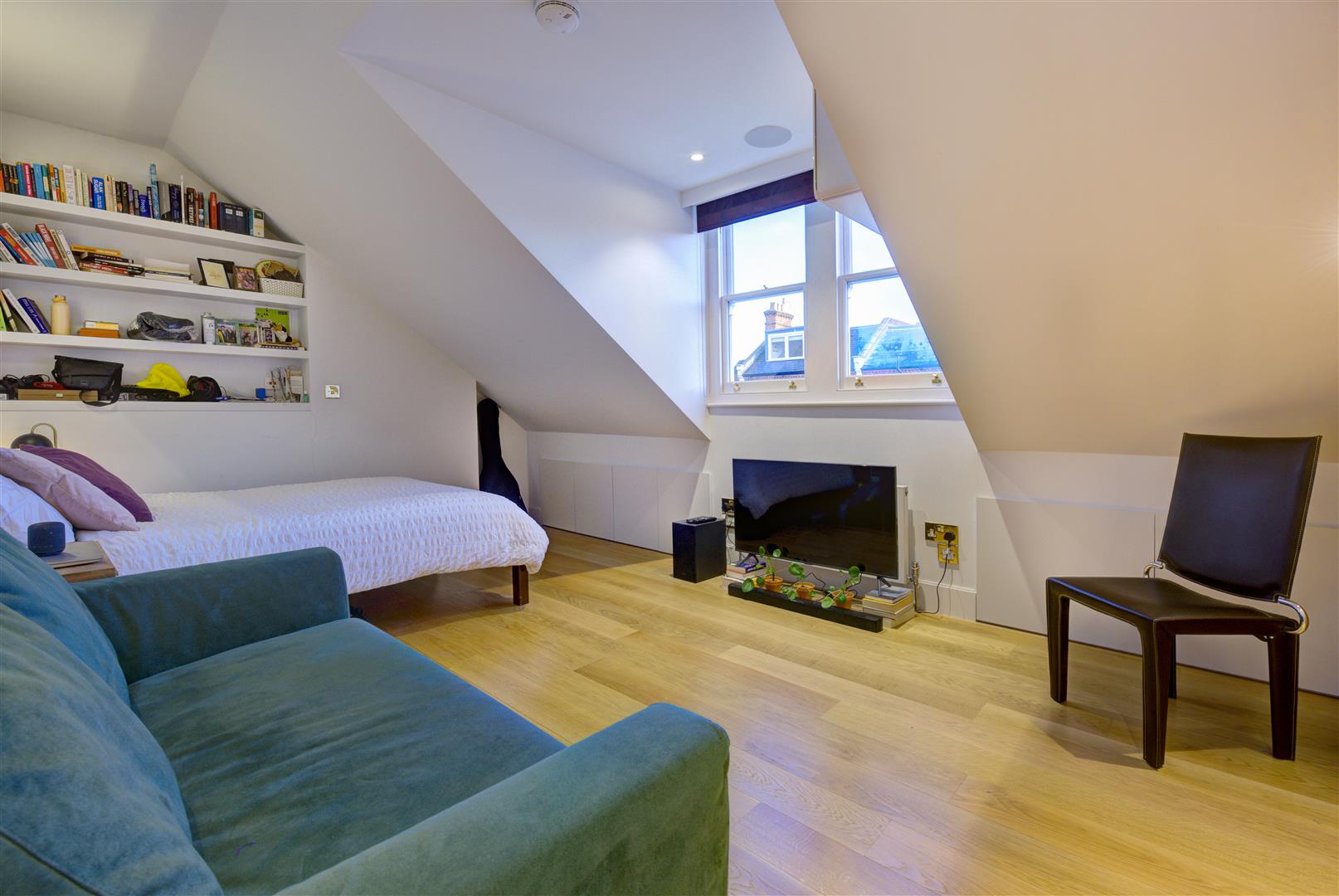 Pilgrims Lane Hampstead Village NW3 1SS