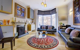 Pilgrims Lane Hampstead Village NW3 1SS