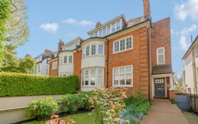 Ferncroft Avenue Hampstead NW3 7PG