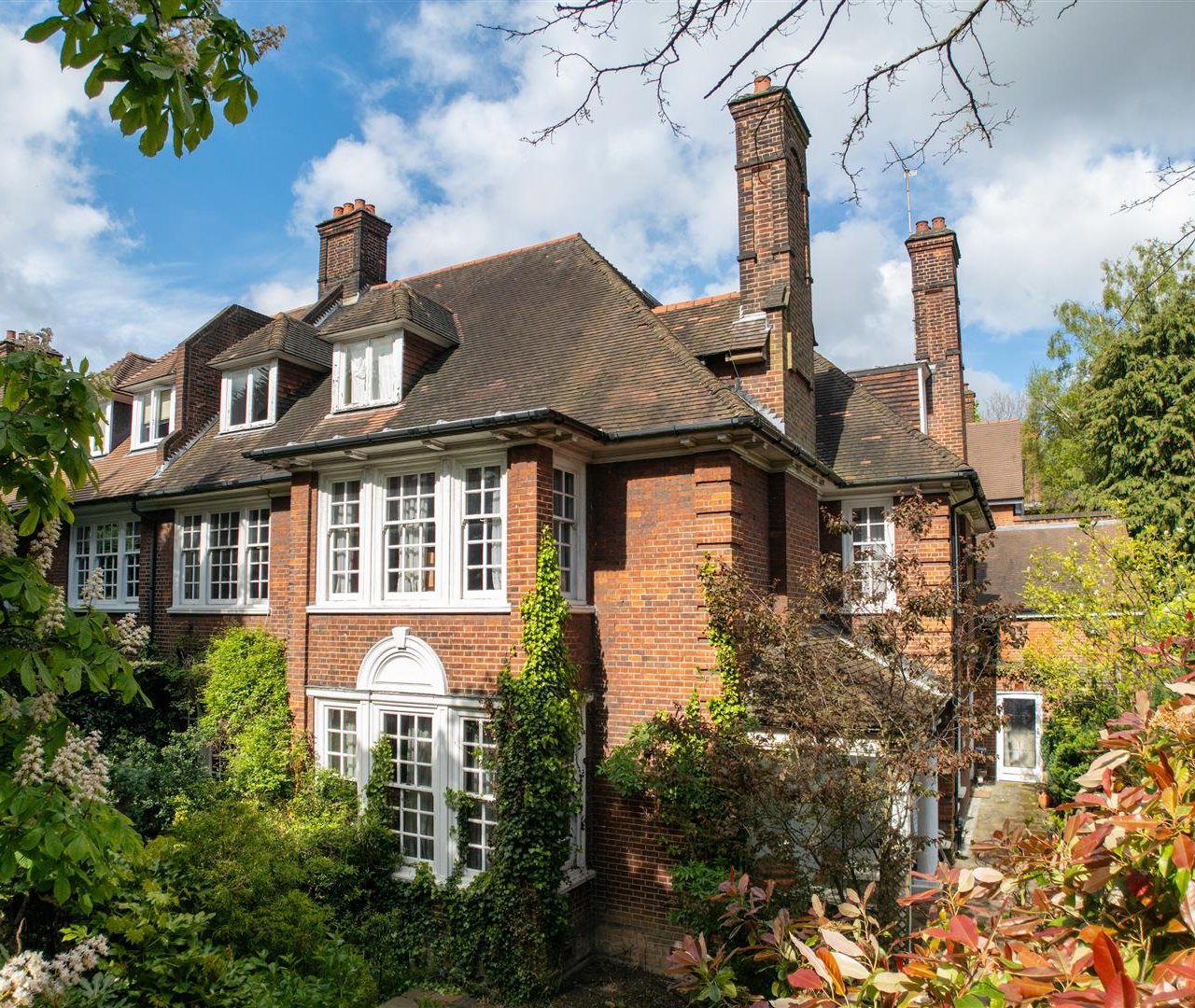 Templewood Avenue Hampstead NW3 7UY