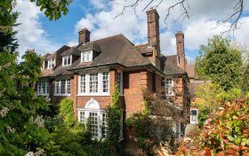 Templewood Avenue Hampstead NW3 7UY