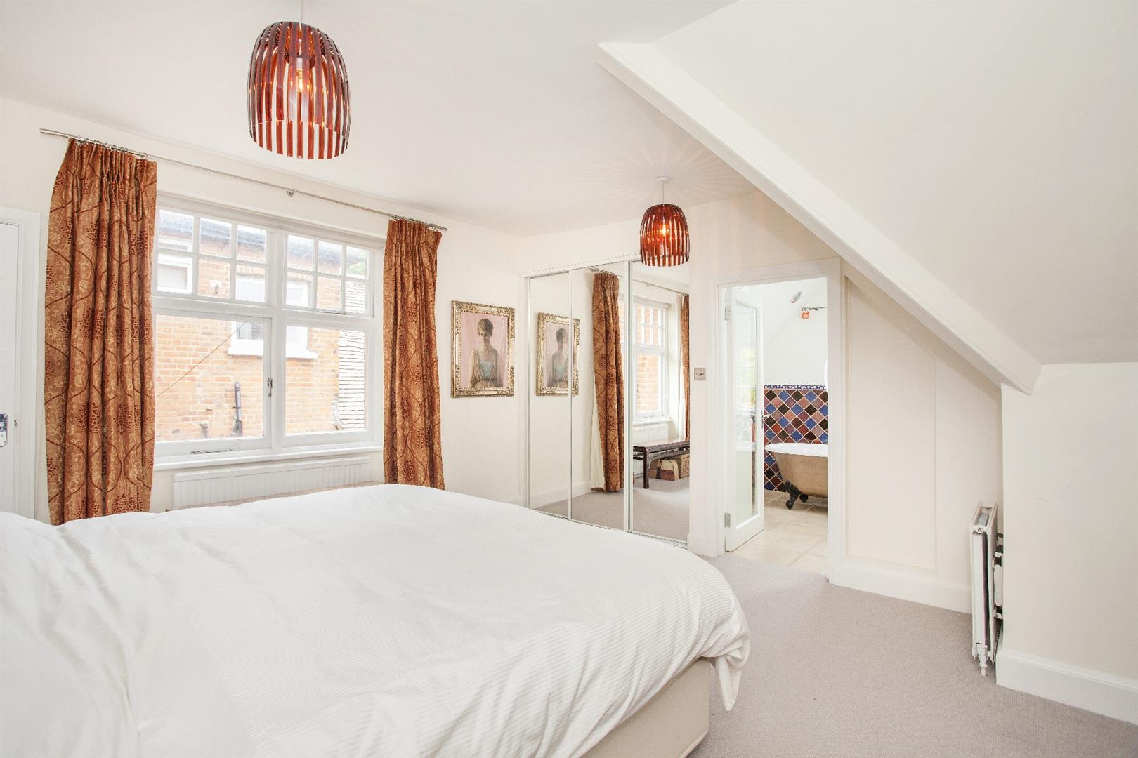 Bracknell Gardens Hampstead NW3 7ED