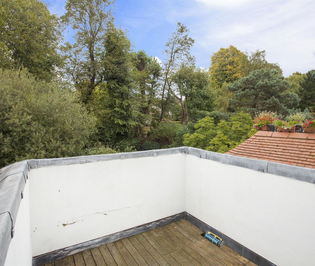 Bracknell Gardens Hampstead NW3 7ED