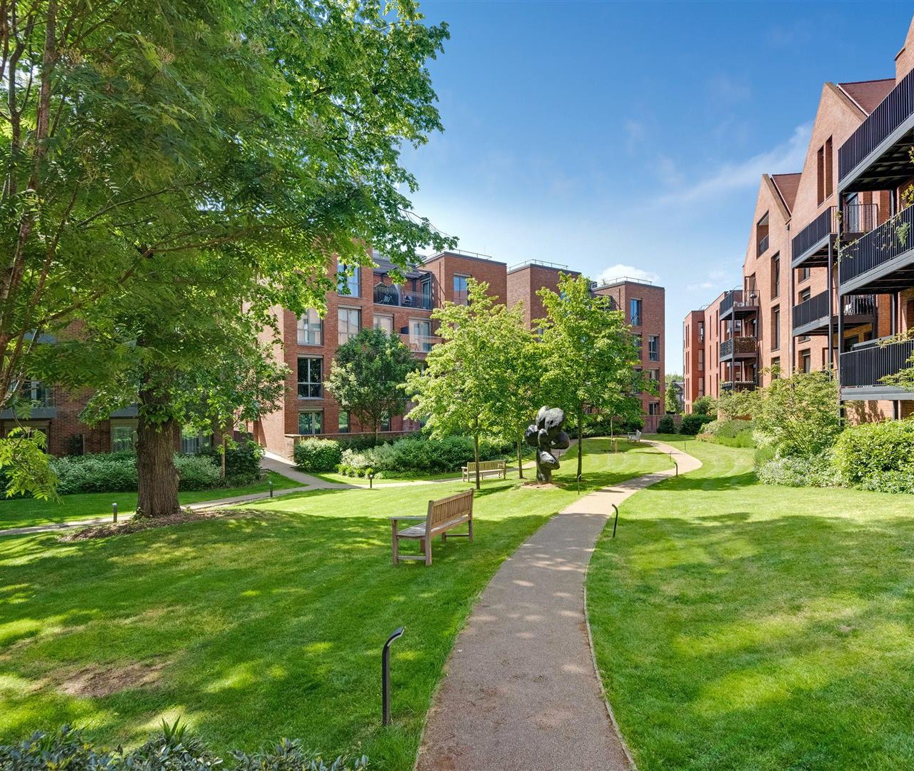 Kidderpore Avenue Hampstead NW3 7AS