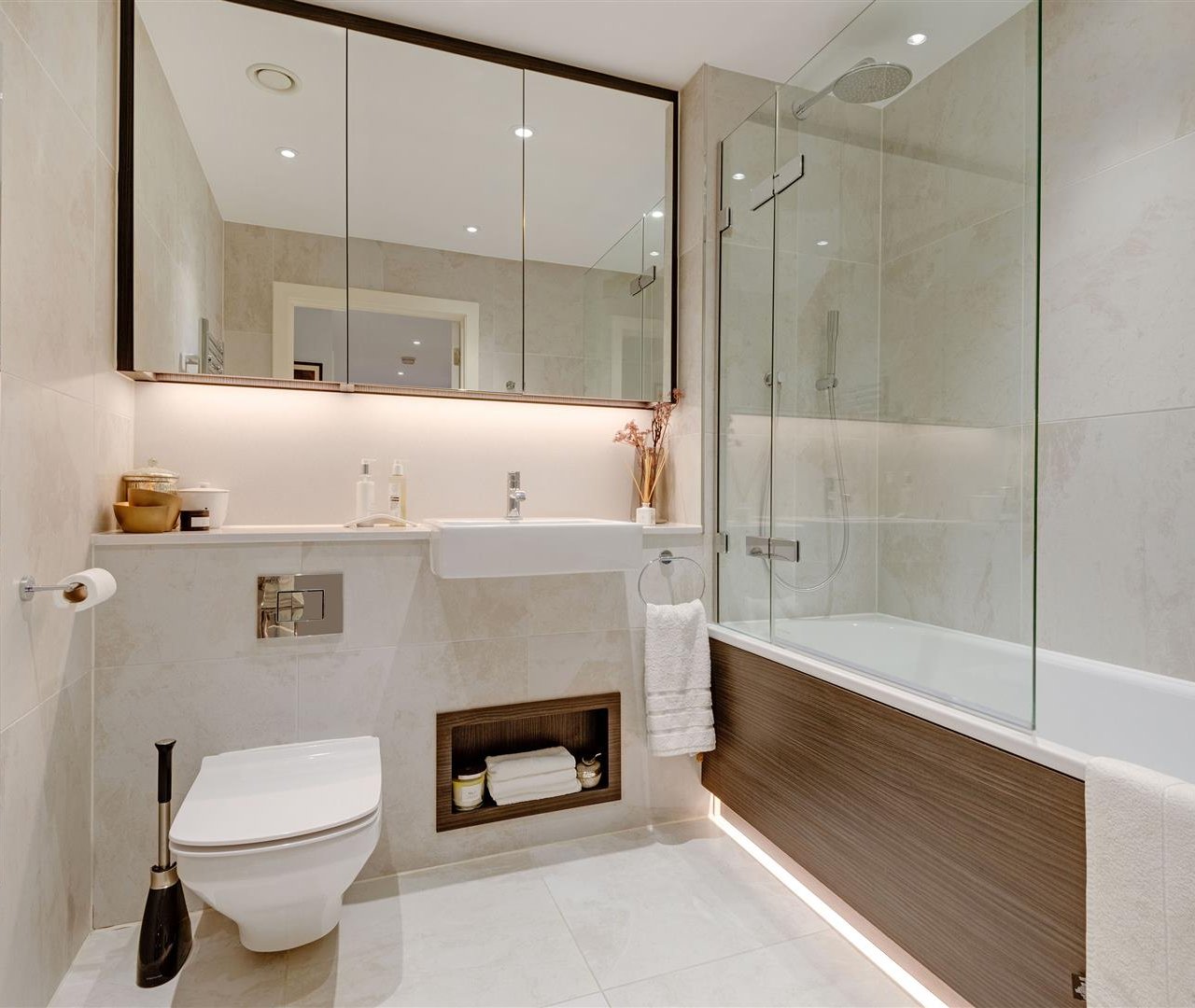 Kidderpore Avenue Hampstead NW3 7AS