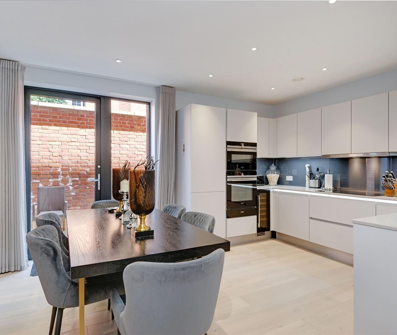 Kidderpore Avenue Hampstead NW3 7AS