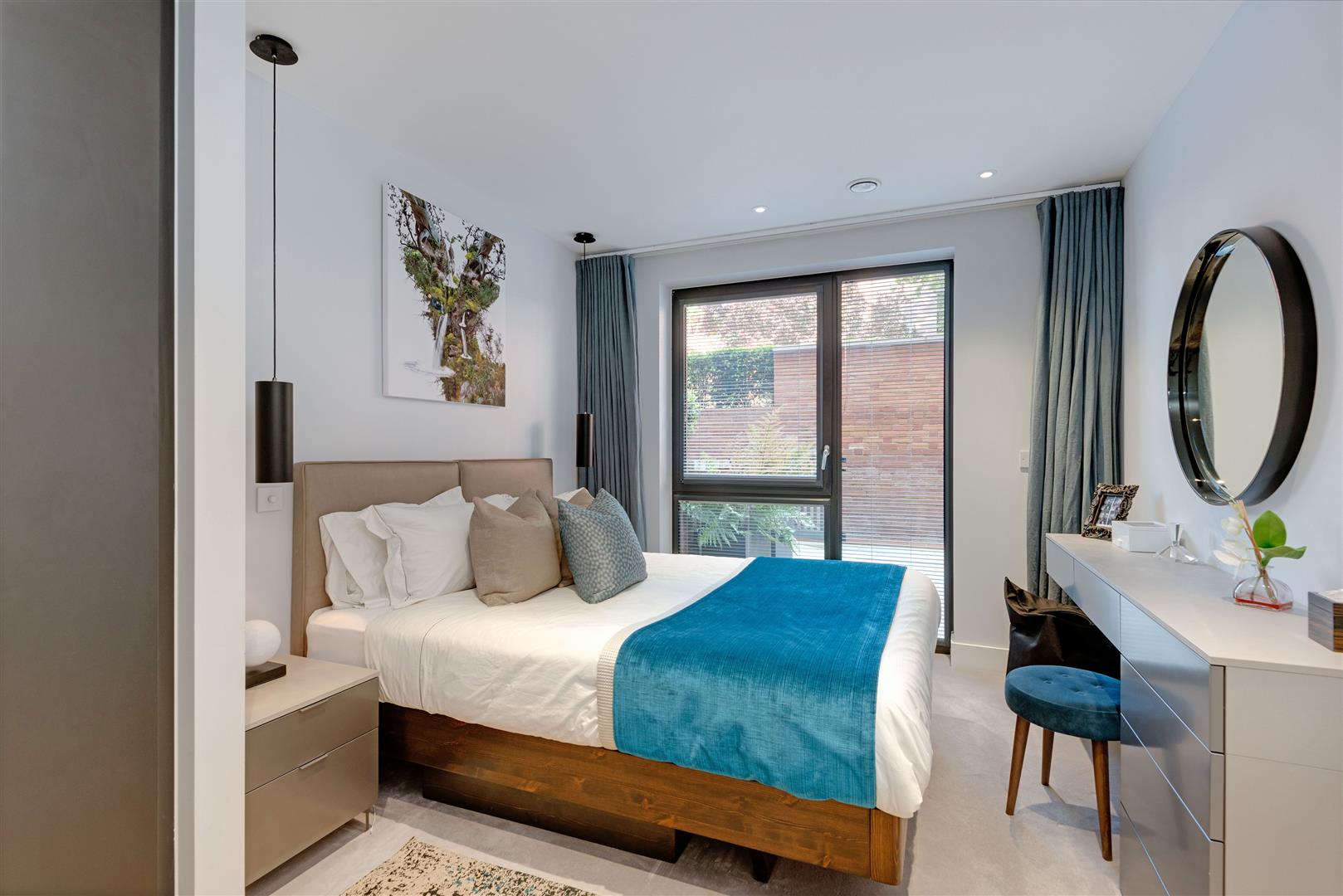 Kidderpore Avenue Hampstead NW3 7AS