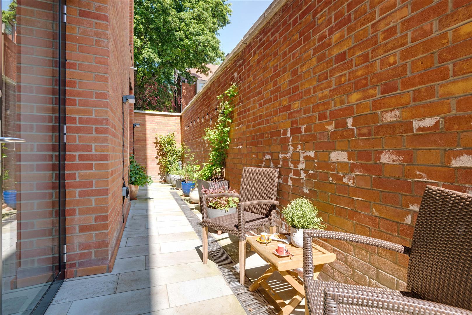 Kidderpore Avenue Hampstead NW3 7AS