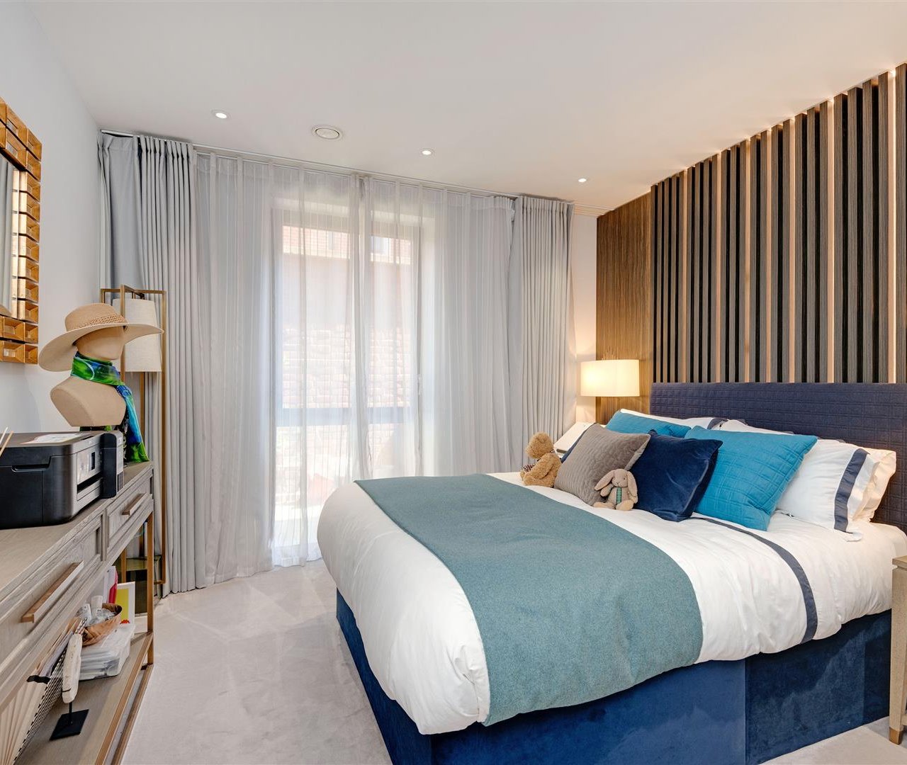 Kidderpore Avenue Hampstead NW3 7AS