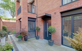 Kidderpore Avenue Hampstead NW3 7AS