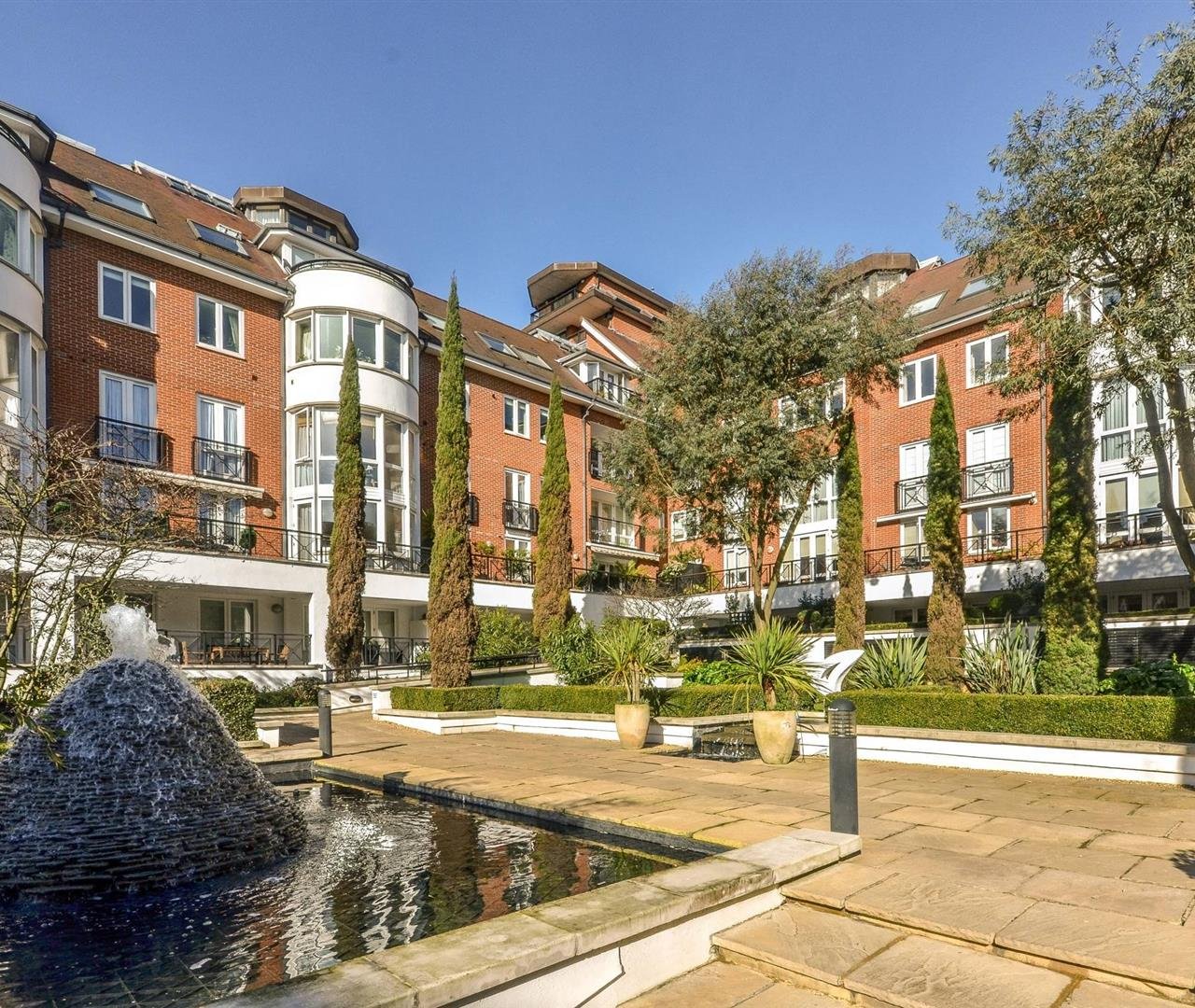 Kidderpore Avenue Hampstead NW3 7SG