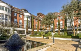 Kidderpore Avenue Hampstead NW3 7SG