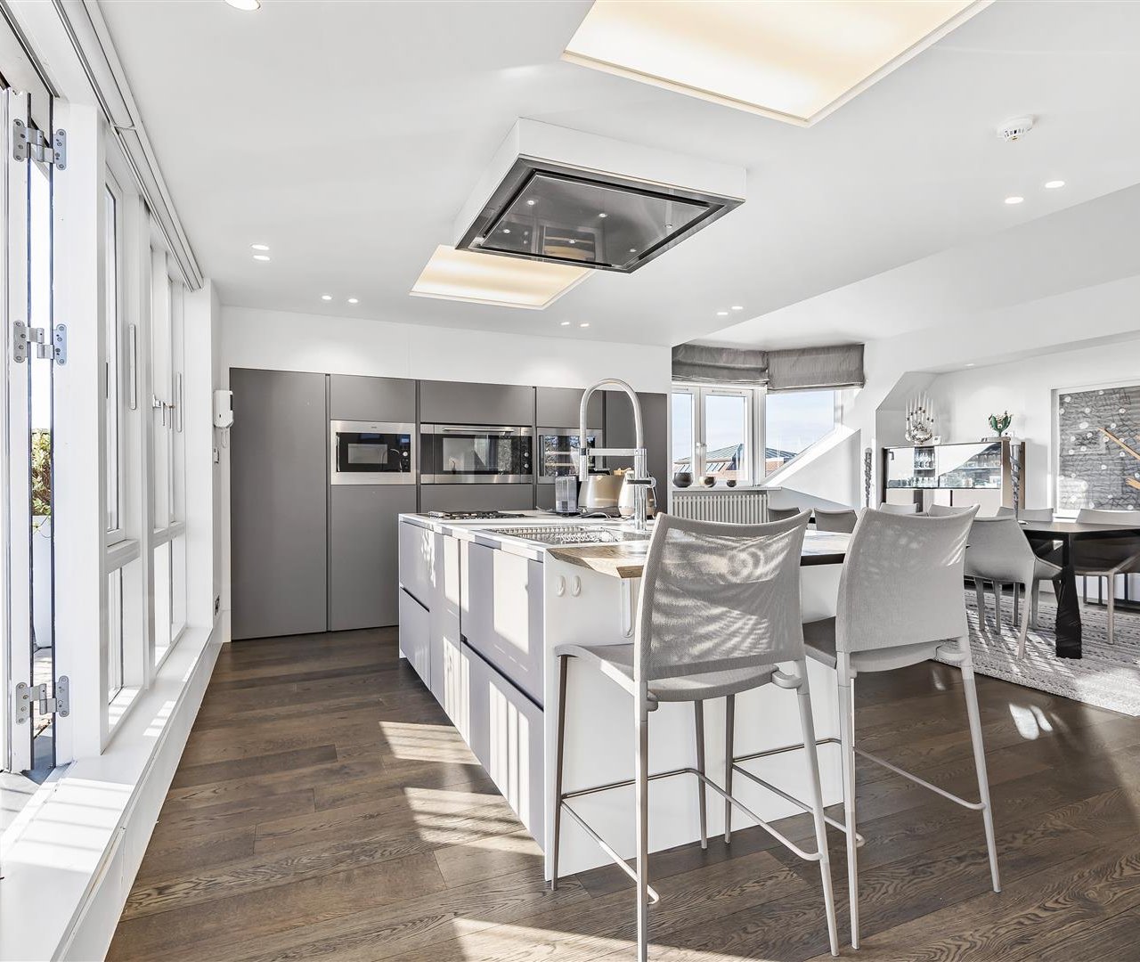 Kidderpore Avenue Hampstead NW3 7SG