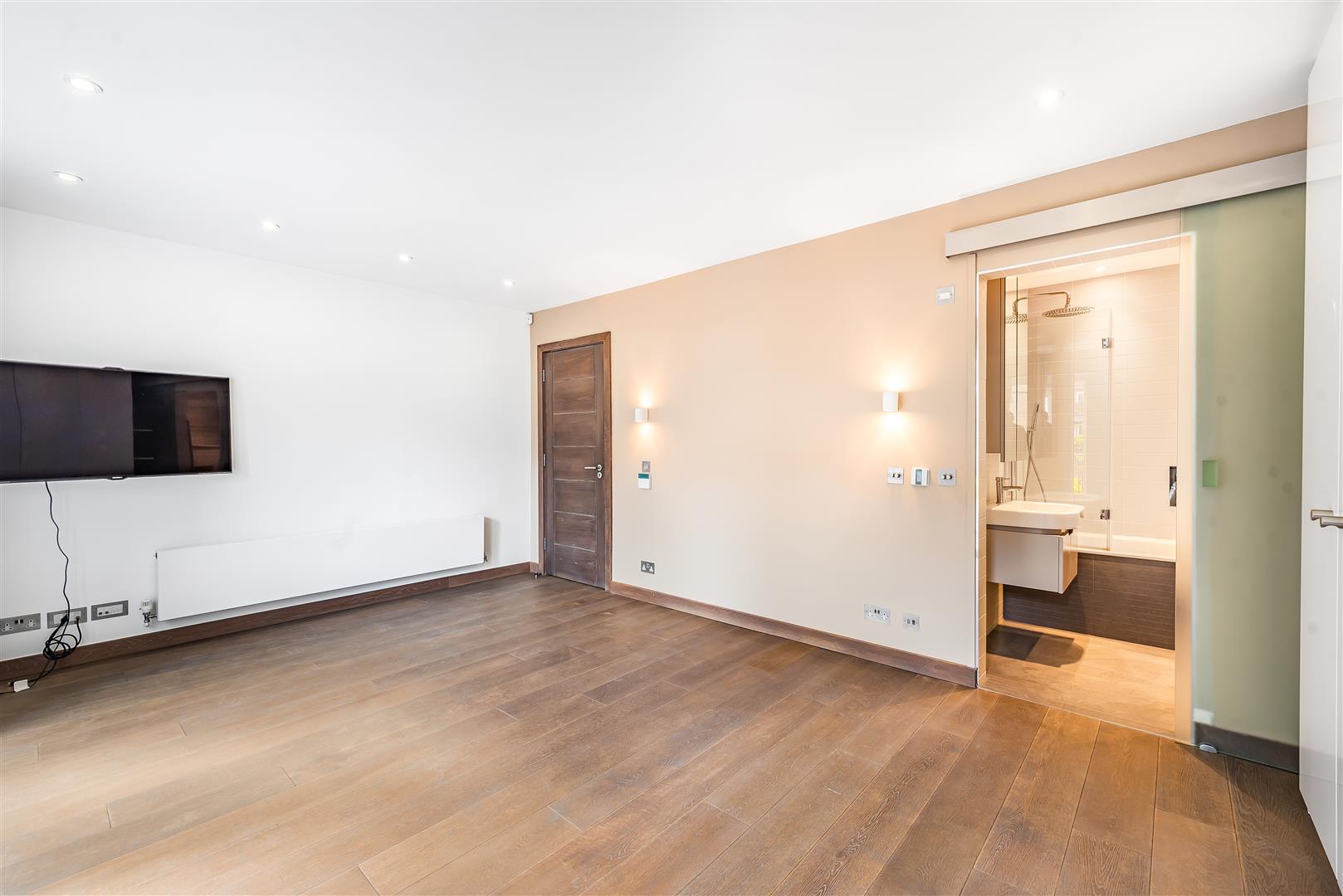 Spencer Walk Hampstead Village NW3 1QZ