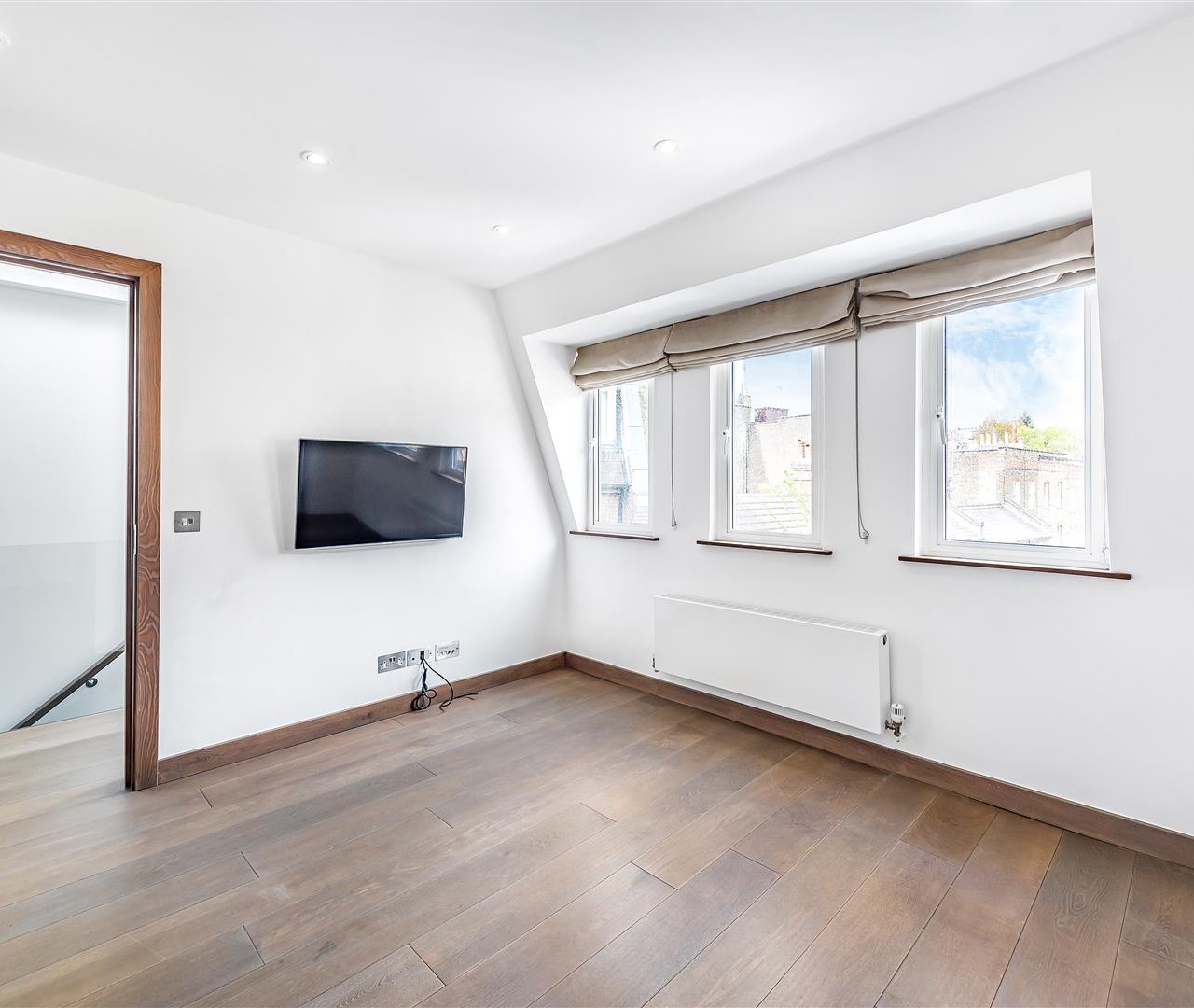 Spencer Walk Hampstead Village NW3 1QZ