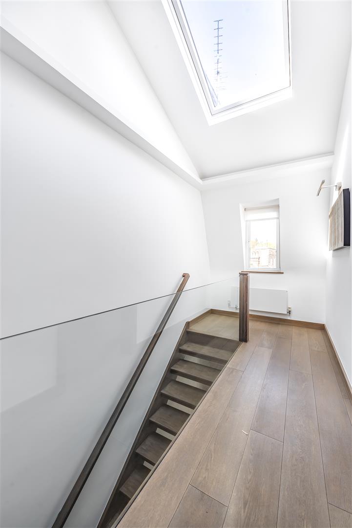 Spencer Walk Hampstead Village NW3 1QZ