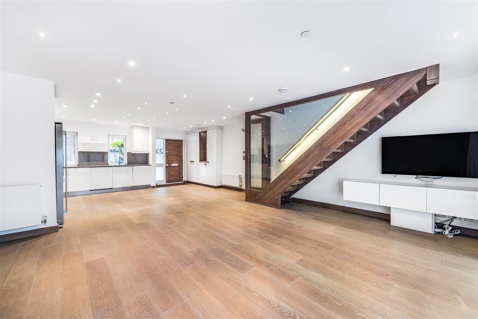 Spencer Walk Hampstead Village NW3 1QZ