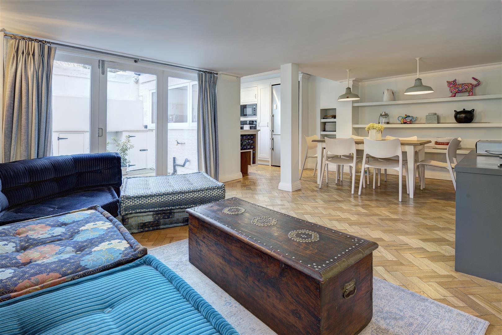 Squires Mount Cottages Hampstead NW3 1EE