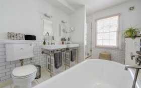 Squires Mount Cottages Hampstead NW3 1EE