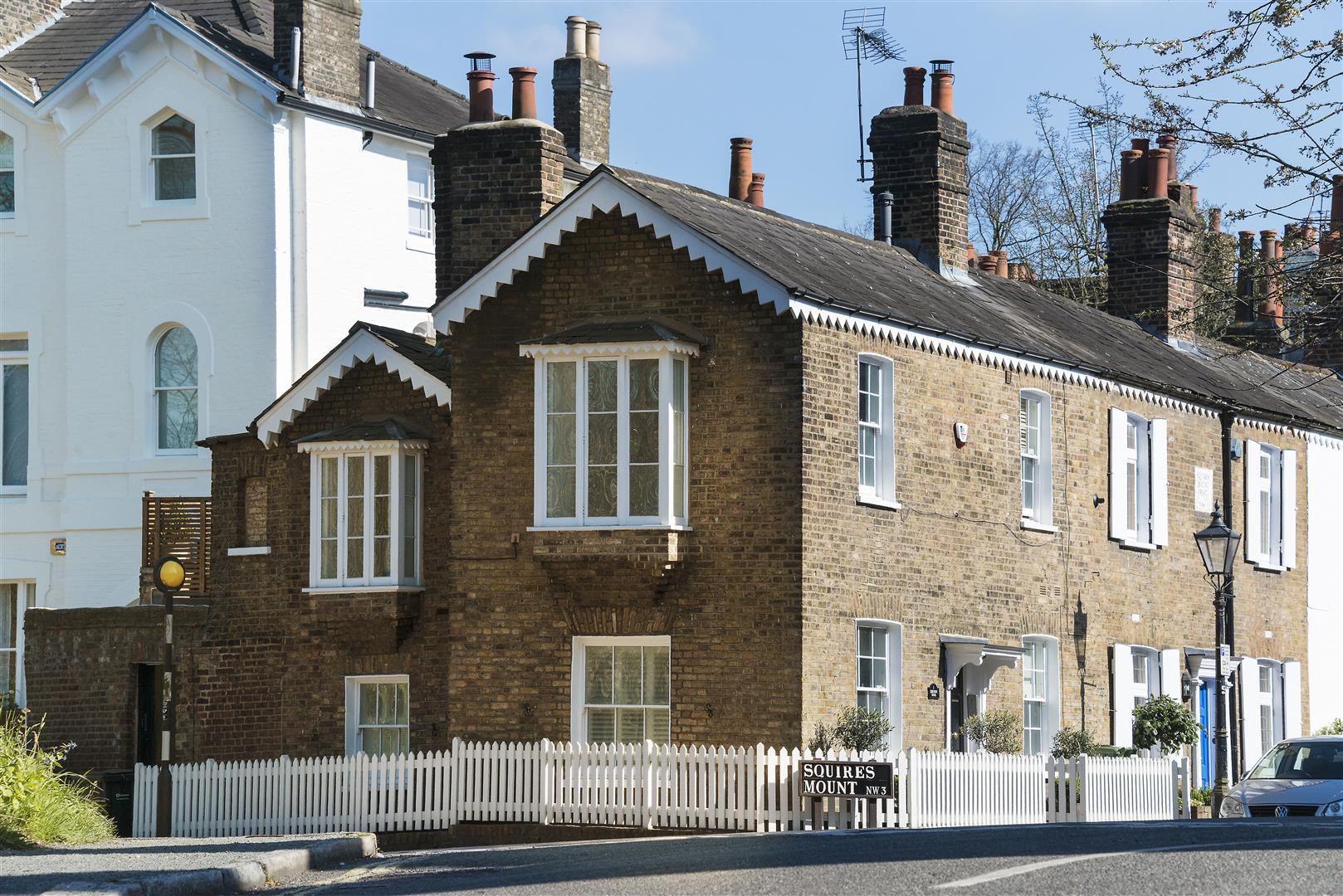 Squires Mount Cottages Hampstead NW3 1EE