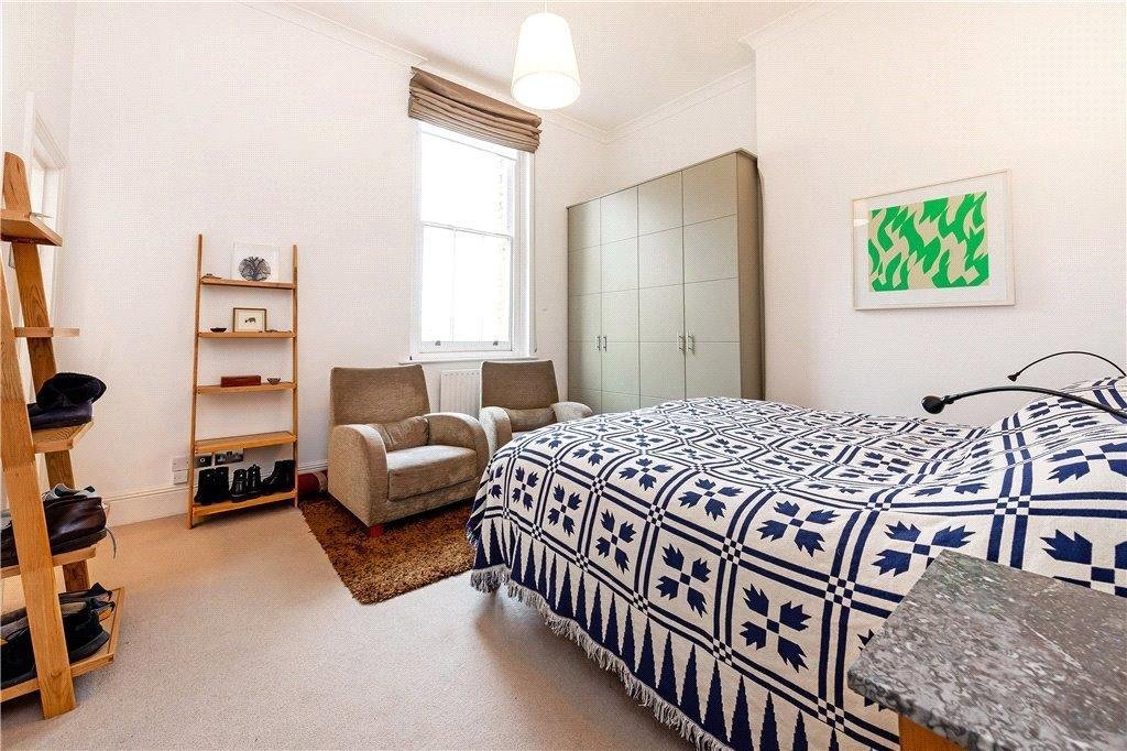 Upper Hampstead Walk Hampstead Village NW3 1DE