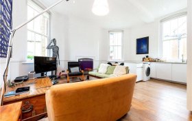 Upper Hampstead Walk Hampstead Village NW3 1DE