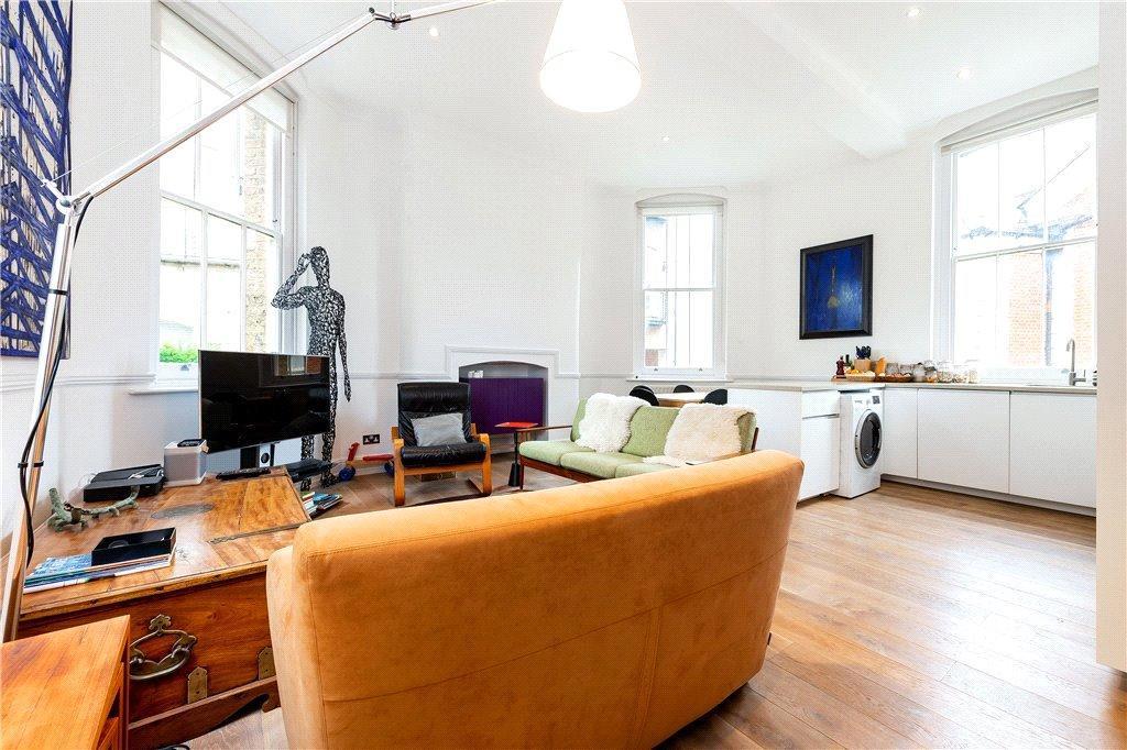 Upper Hampstead Walk Hampstead Village NW3 1DE