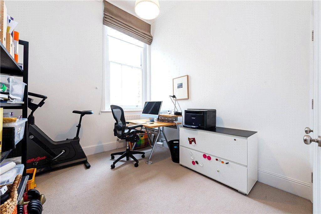 Upper Hampstead Walk Hampstead Village NW3 1DE