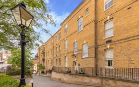 Upper Hampstead Walk Hampstead Village NW3 1DE