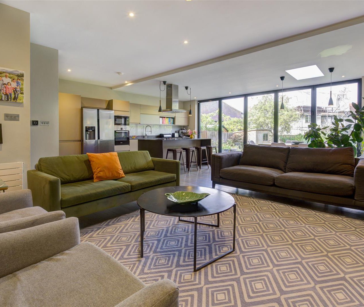 Rodborough Road Golders Green NW11 8RY