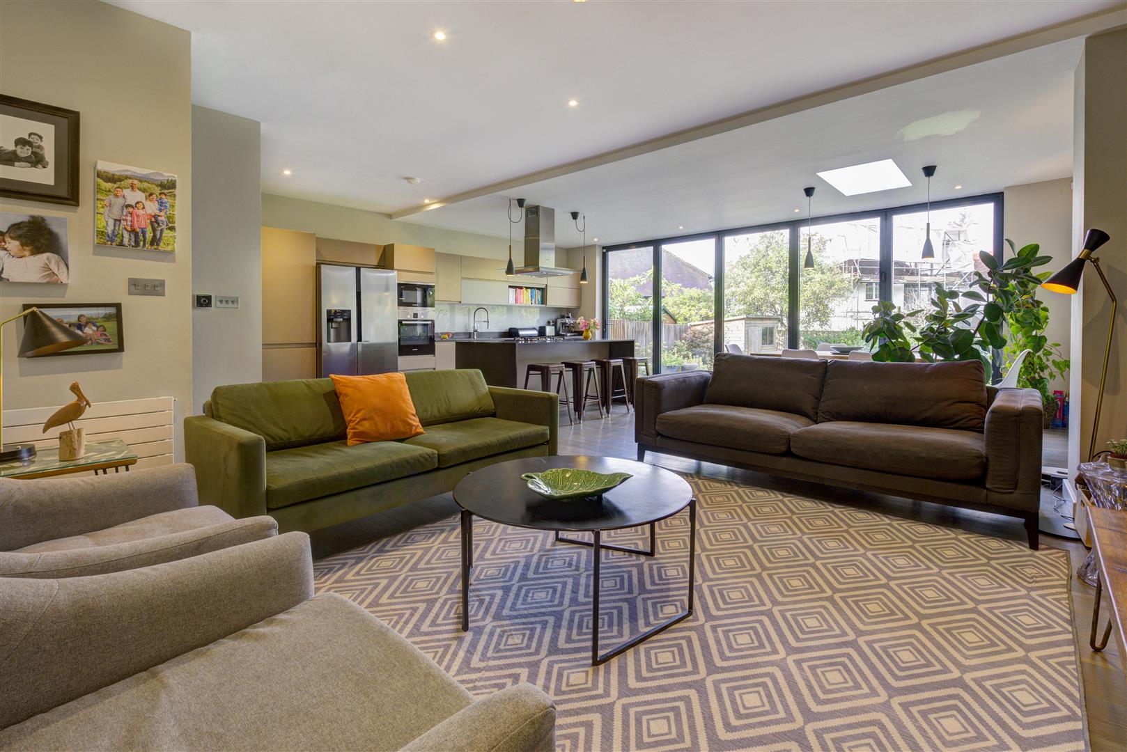 Rodborough Road Golders Green NW11 8RY