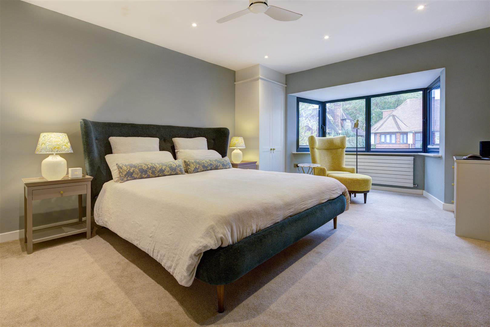 Rodborough Road Golders Green NW11 8RY