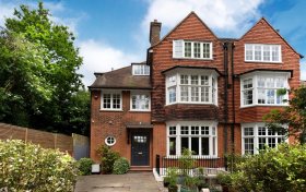 Ferncroft Avenue Hampstead NW3 7PE