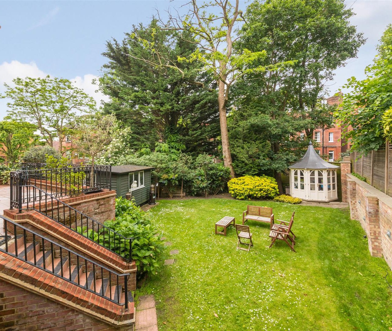 Netherhall Gardens Hampstead NW3 5RL