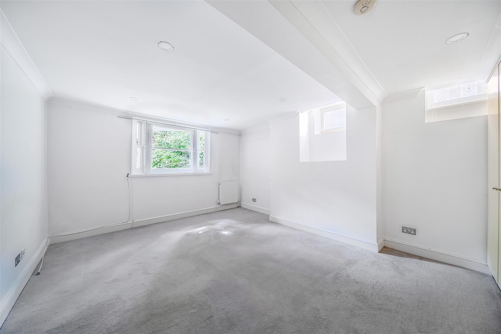 Fitzjohn’s Avenue Hampstead NW3 6PD