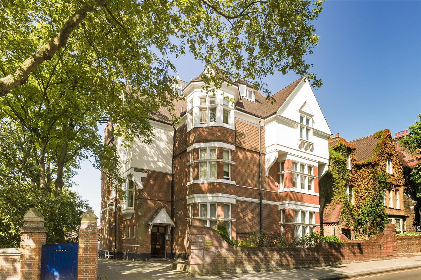 Fitzjohn’s Avenue Hampstead NW3 6PD