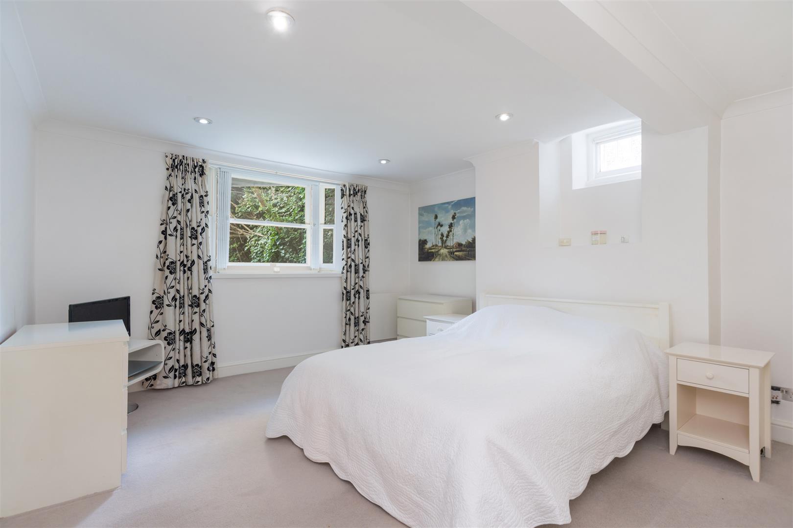 Fitzjohn’s Avenue Hampstead NW3 6PD