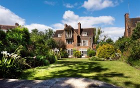 Fairway Close Hampstead Garden Suburb NW11 6TR