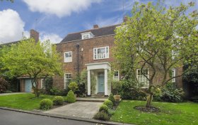 Fairway Close Hampstead Garden Suburb NW11 6TR