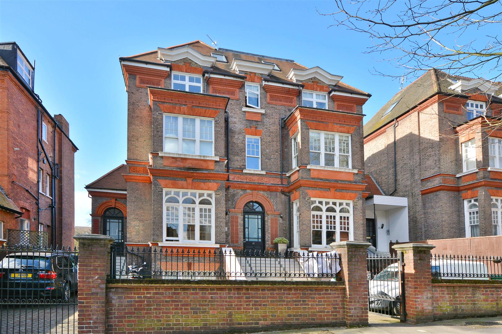Fitzjohn's Avenue, Hampstead, NW3 5JY