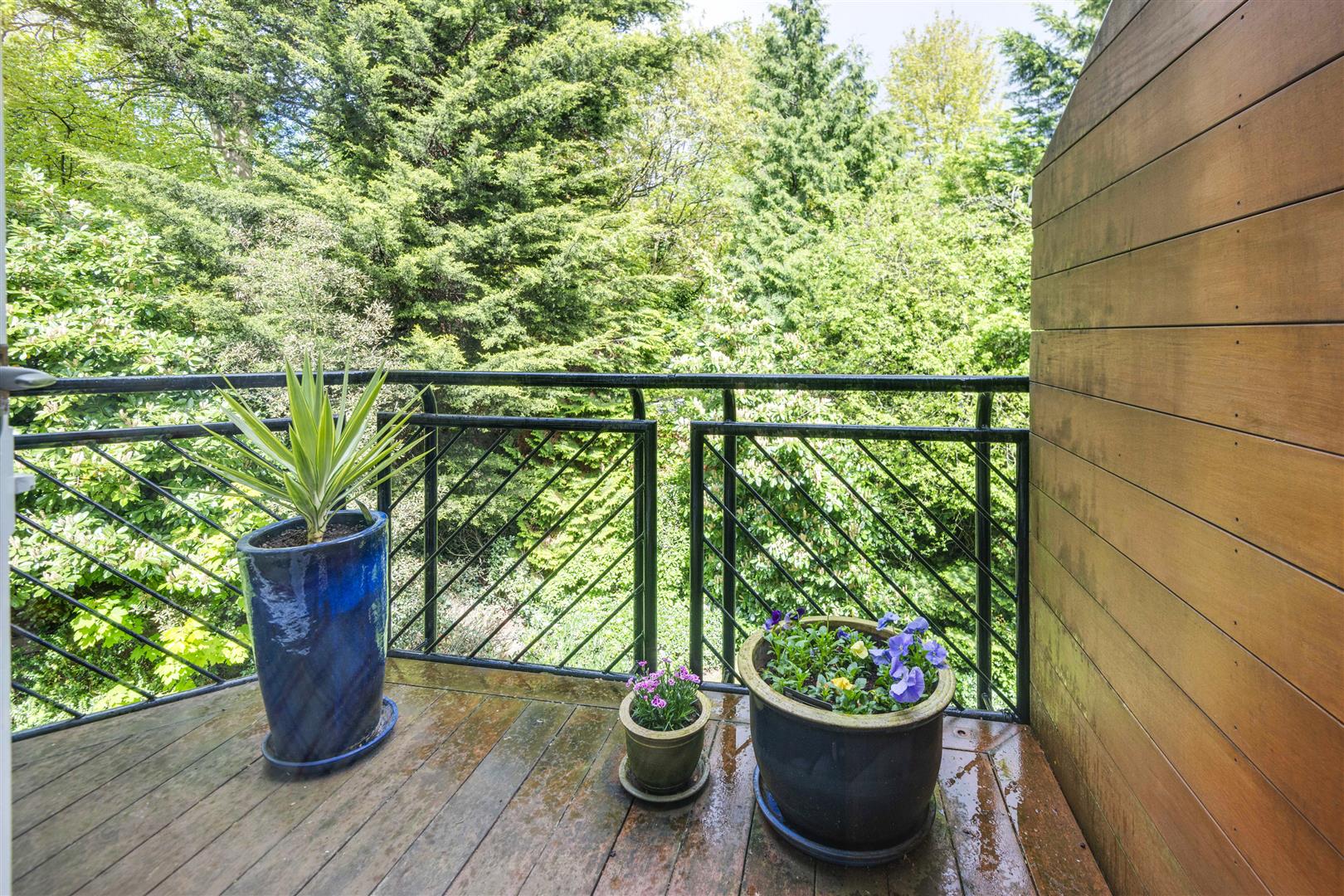 Greenaway Gardens, London, NW3 7DH