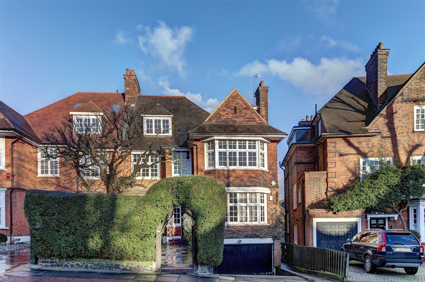 Hollycroft Avenue Hampstead NW3 7QJ