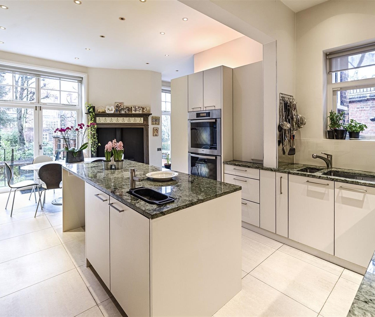 Hollycroft Avenue Hampstead NW3 7QJ