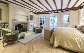 Hollycroft Avenue Hampstead NW3 7QJ