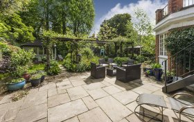 Hollycroft Avenue Hampstead NW3 7QJ