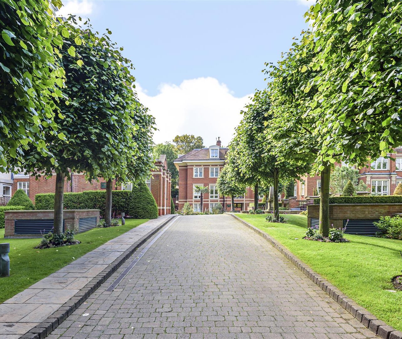 Frognal Rise London NW3 6PZ