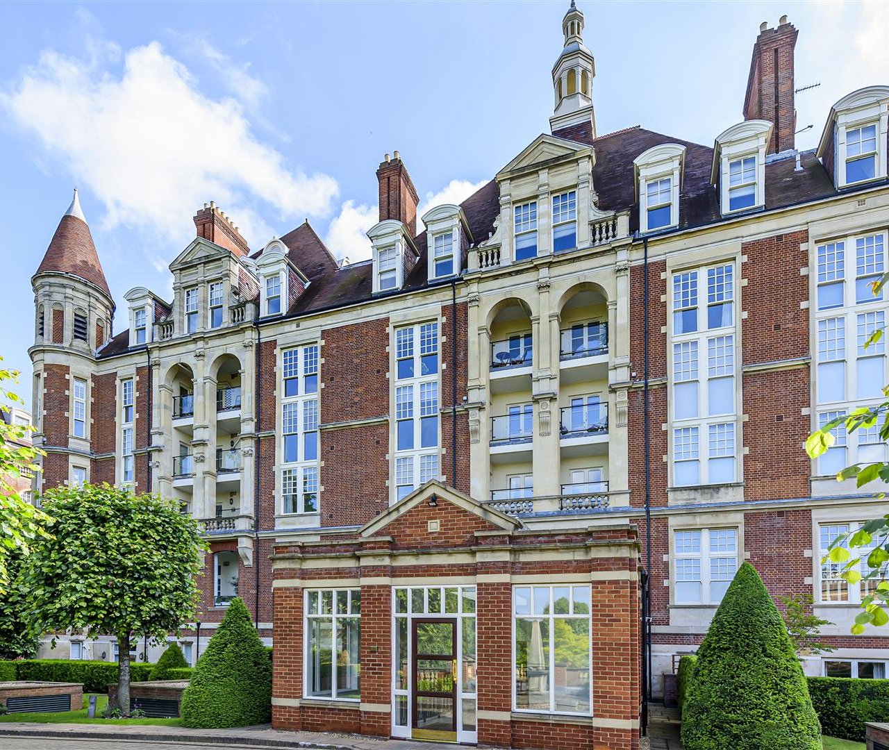 Frognal Rise London NW3 6PZ