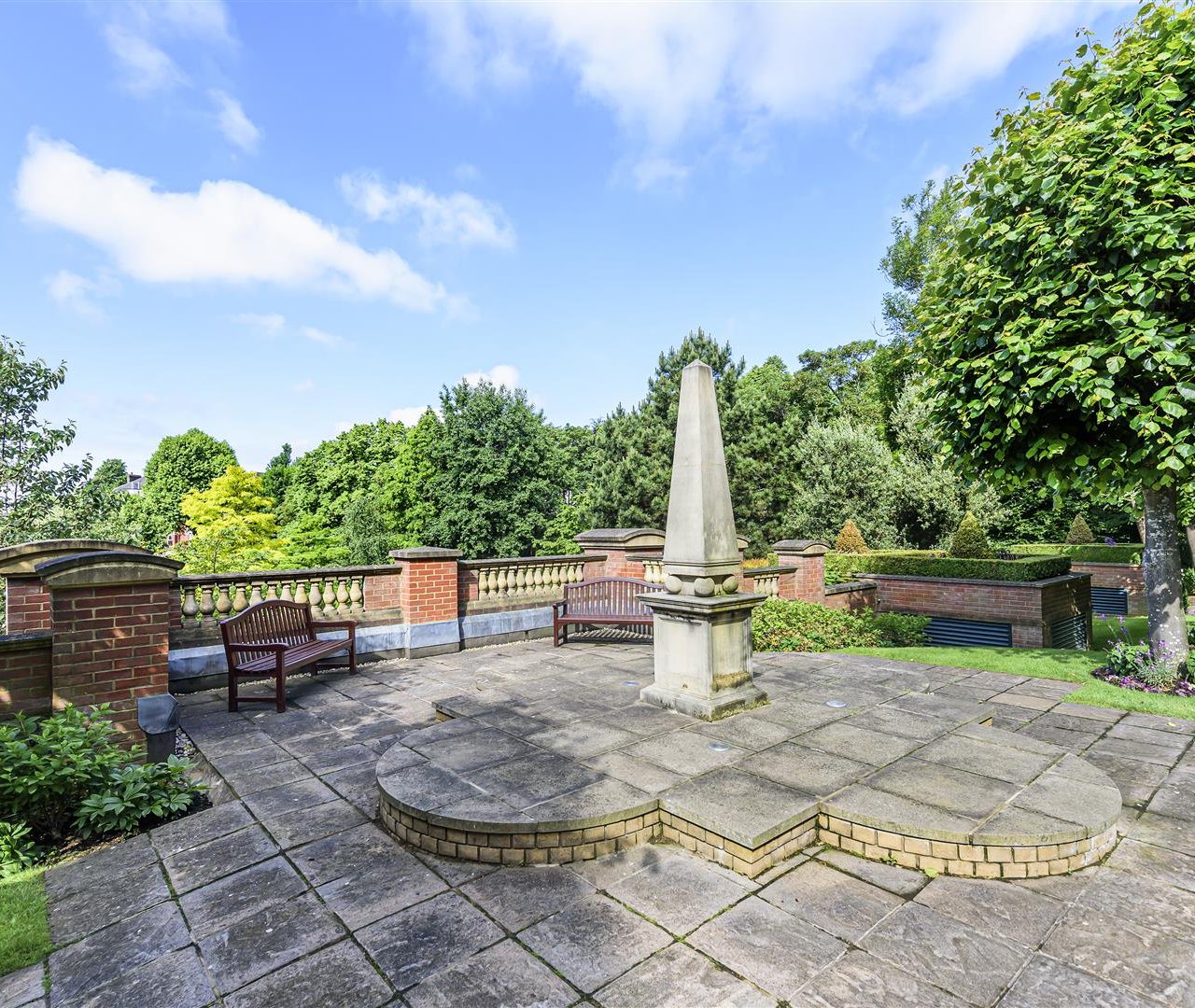 Frognal Rise London NW3 6PZ